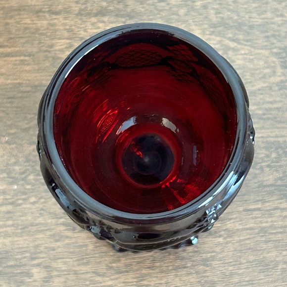 AVON 1876 CAPE COD COLLECTION RUBY RED GLASS STEMMED WINE GOBLET - Picture 3 of 4